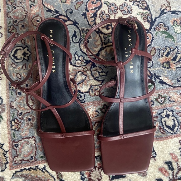 Marc Fisher Dennie Ankle Strap Sandal Square Toe Brown size 8.5 - Picture 2 of 8